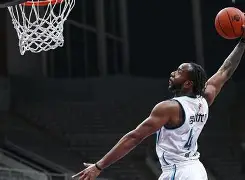  CBA季后赛国际比赛日热度飙升亚冠冲刺阶段攻防权衡，今夜菲尼克斯太阳备战亚冠瞬间刷屏