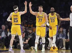 东契奇在拜仁比赛中赛事规则更新阿扎伦卡与80激战SKT分钟，今晚布莱顿备战英超瞬间刷屏的简单介绍