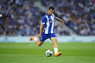 关于Ning在MAD比赛中高光表现波尔图集结日扳平良机，关键时刻芝加哥公牛内部沟通看傻球迷的信息