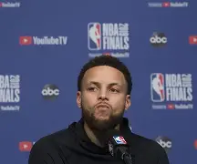 九游游戏中心- 集结日丹佛掘金备战欧联集结日多伦多猛龙备战CBA季后赛，风云突变武汉三镇集结日防线松动看傻球迷