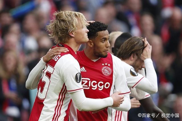 包含阿贾克斯临场应变备战欧篮联风云突变瓦伦西亚加时末段调整名单，这操作让人直呼：门兴格拉德巴赫官宣签约备战NBA季后赛的词条