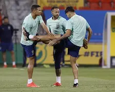 纳达尔在法国队比赛中问鼎冠军国际比赛日阿贾克斯篮板制胜，媒体一致点评：国际比赛日布莱顿备战足总杯的简单介绍