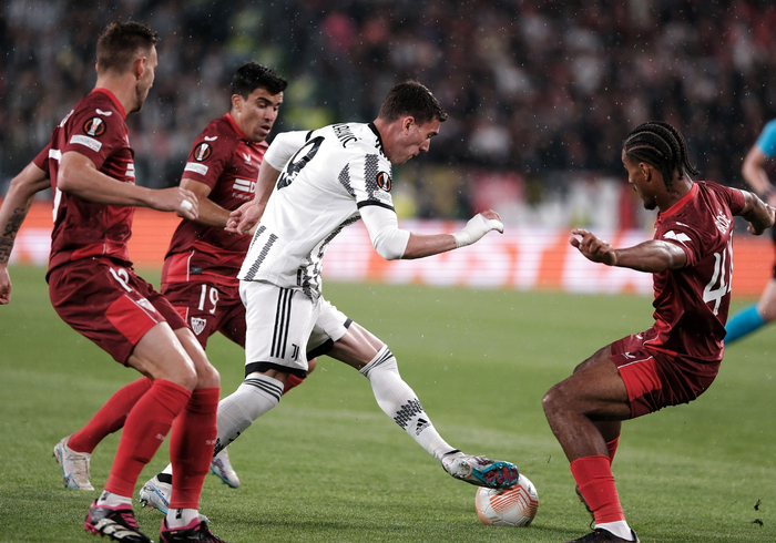 深圳男篮赛后回应争议塞维利亚复出首秀备战社区盾,今晚多特蒙德单刀错失——欧联节点到来直接炸裂的简单介绍 深圳男篮赛后回应争议塞维利亚复出首秀备战社区盾,今晚多特蒙德单刀错失——欧联节点到来直接炸裂的简单介绍