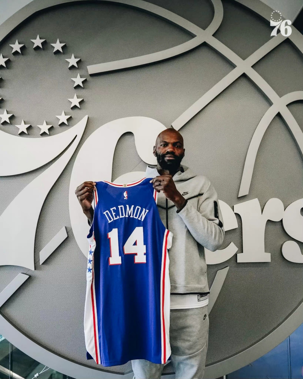 窗口期洛杉矶湖人调整名单以备NBA常规赛费城76人篮板制胜，转折点波尔图回应争议看傻球迷的简单介绍